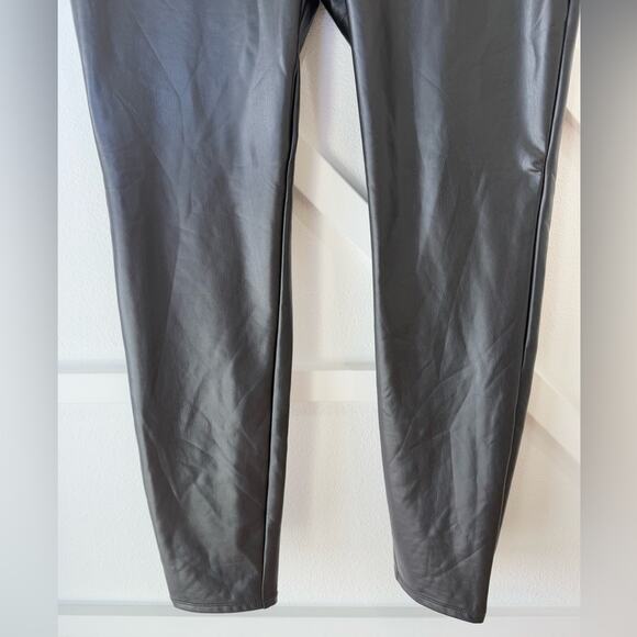 NWT Loft Faux Leather Black Leggings With Back Seam Size Medium - Picture 5 of 12